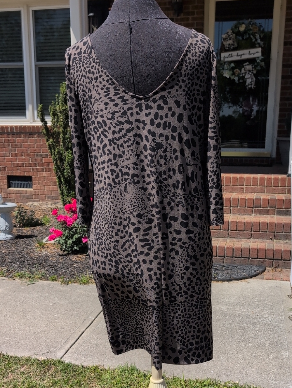 Banana Republic Women's Taupe and Black Animal-Print Shift Dress - Picture 4 of 5